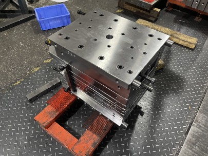Mold base