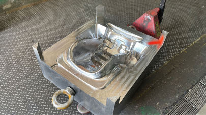 how to install shoe base molding